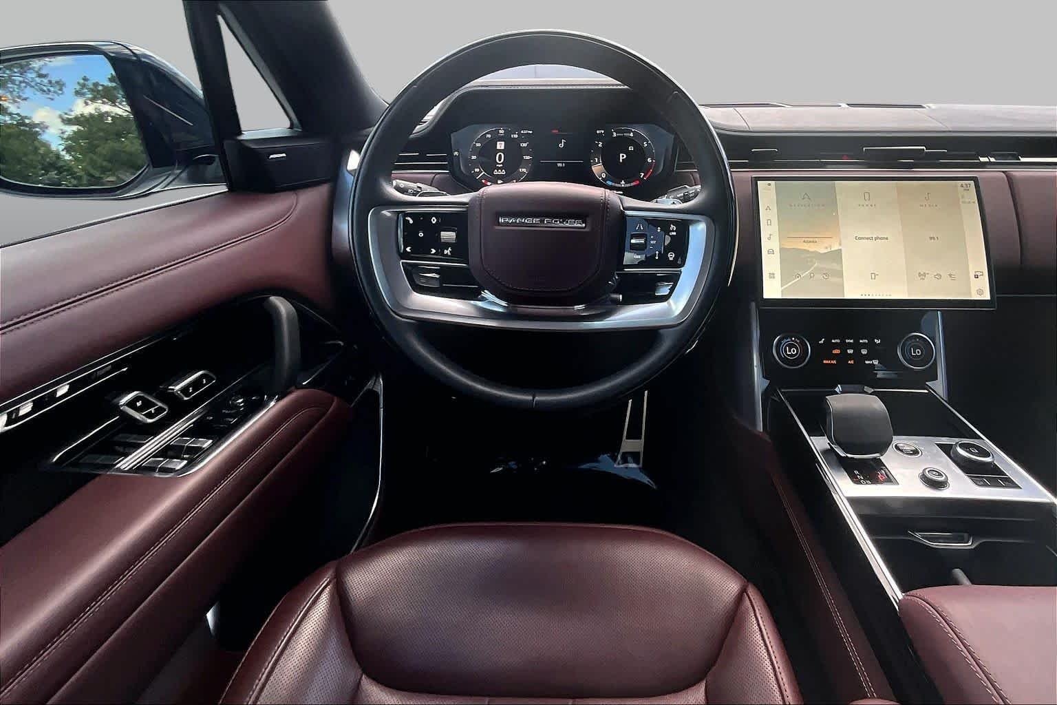 Used 2023 Icy White SV Bespoke Special Effect Satin Land Rover SE image 6