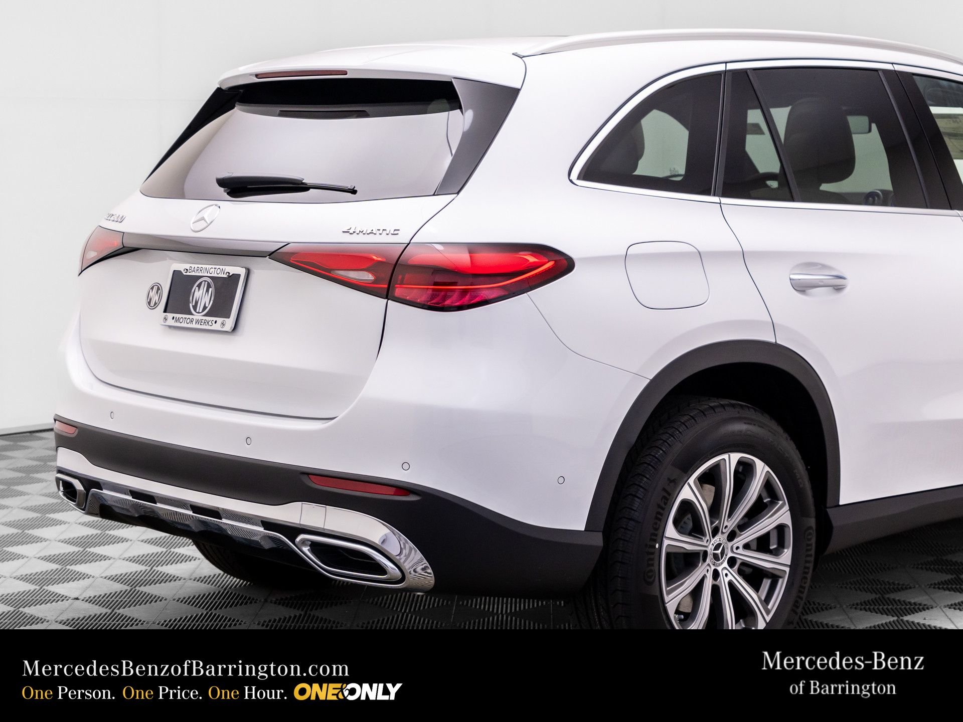 New 2026 MANUFAKTUR Moonlight White Metallic Mercedes-Benz GLC 300 image 43