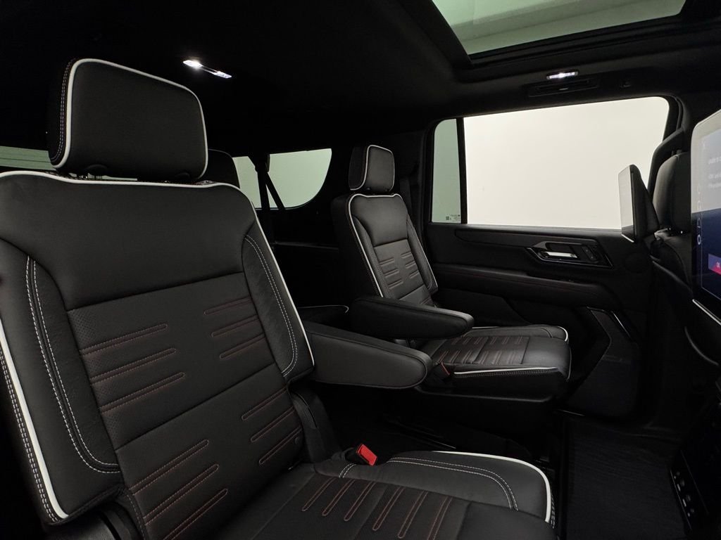 Used 2025 Onyx Black GMC AT4 Ultimate image 47