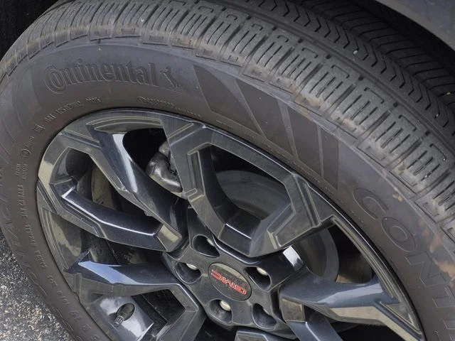 Used 2025 Sterling Metallic GMC Elevation image 4