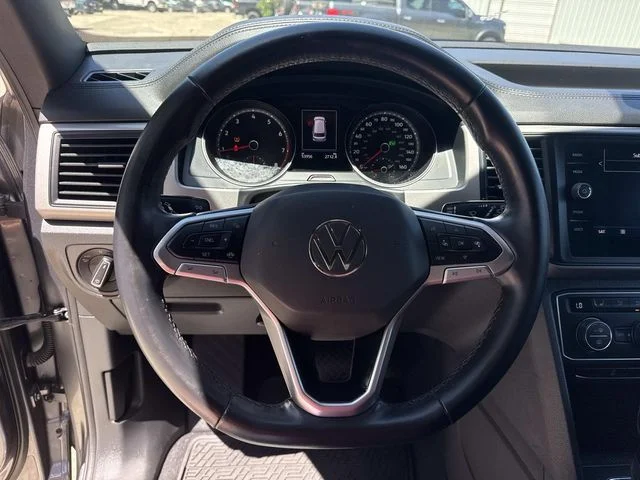 Certified Used 2020 Platinum Gray Metallic Volkswagen 2.0T SE image 39