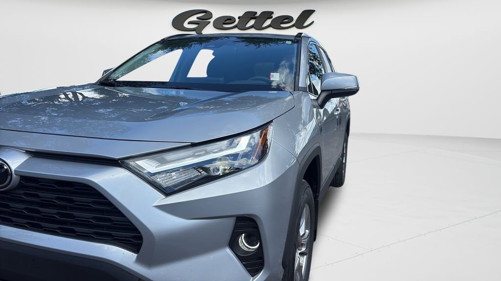 2025 Toyota RAV4 XLE - Photo 24
