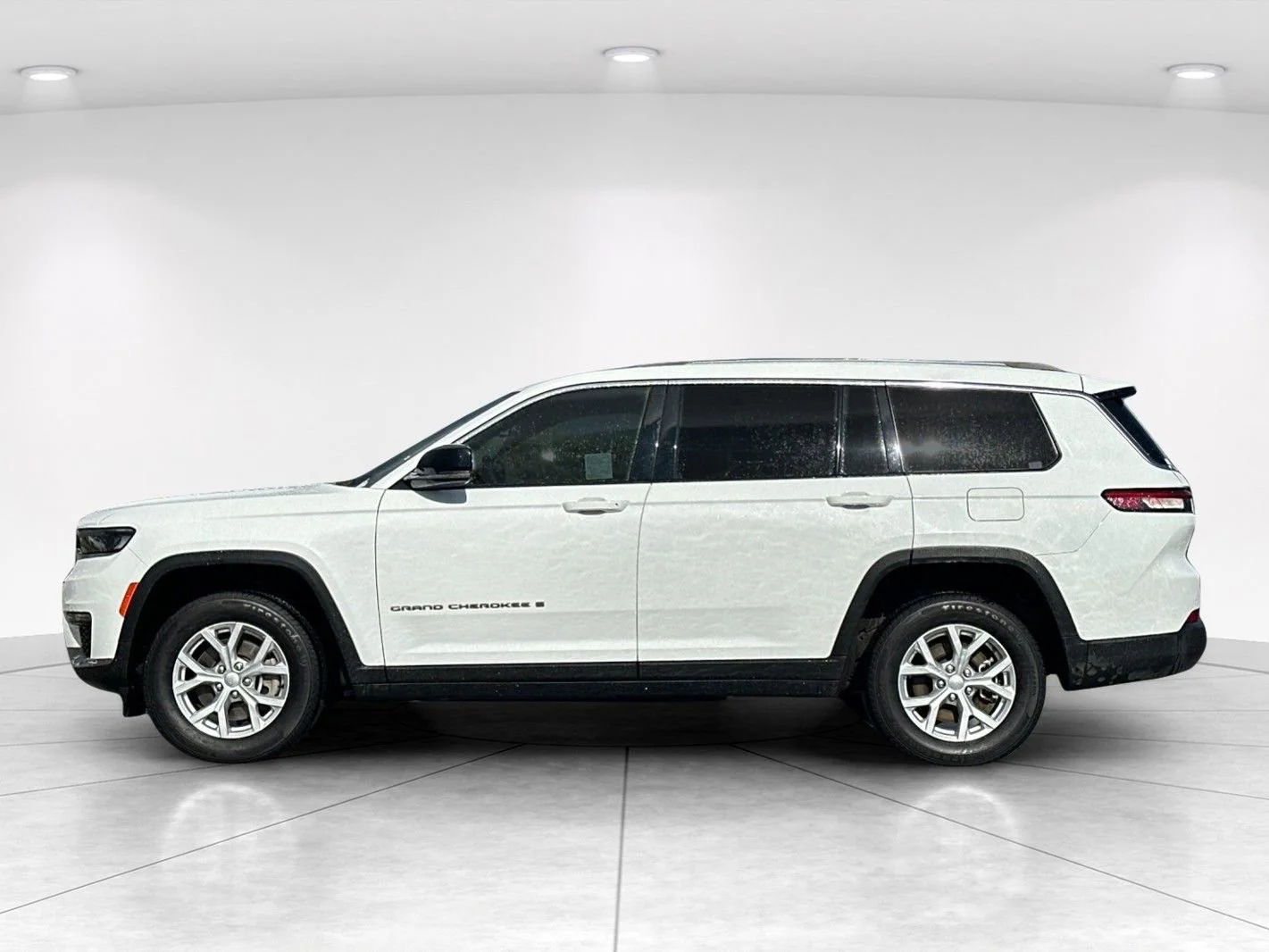 Used 2023 White Jeep Limited image 3