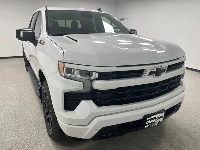 Used 2024 White Chevrolet RST image 2