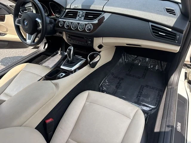 Used 2013 White BMW sDrive28i image 9