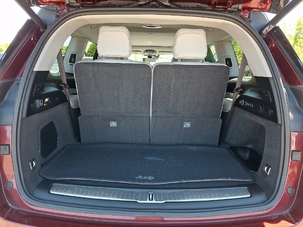 Used 2022 Velvet Red Pearlcoat Jeep Summit image 31