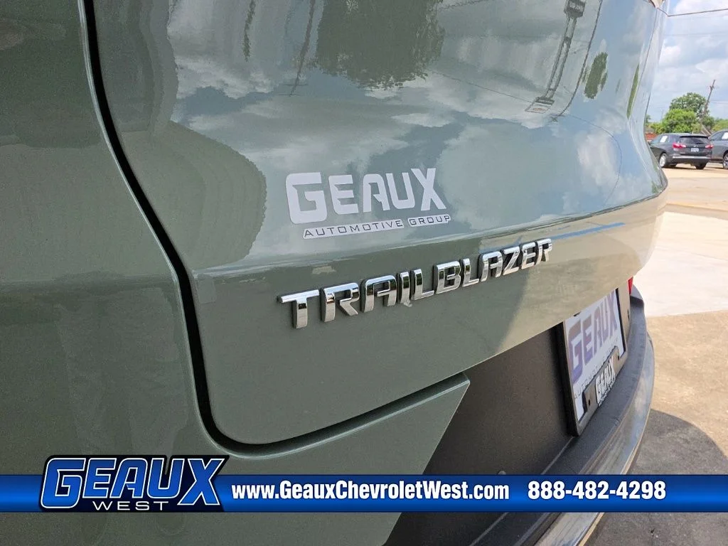 Used 2025 Green Chevrolet ACTIV image 35