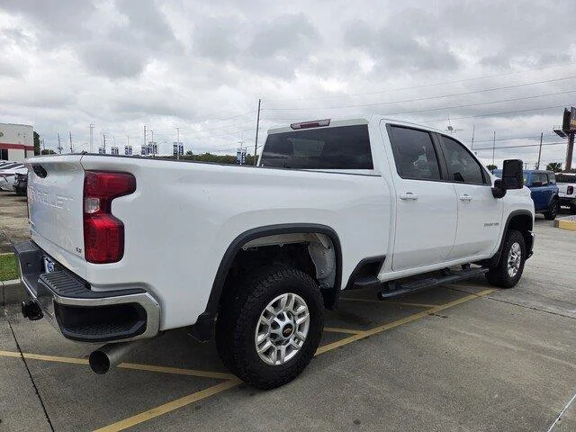 Used 2024 Summit White Chevrolet LT image 5