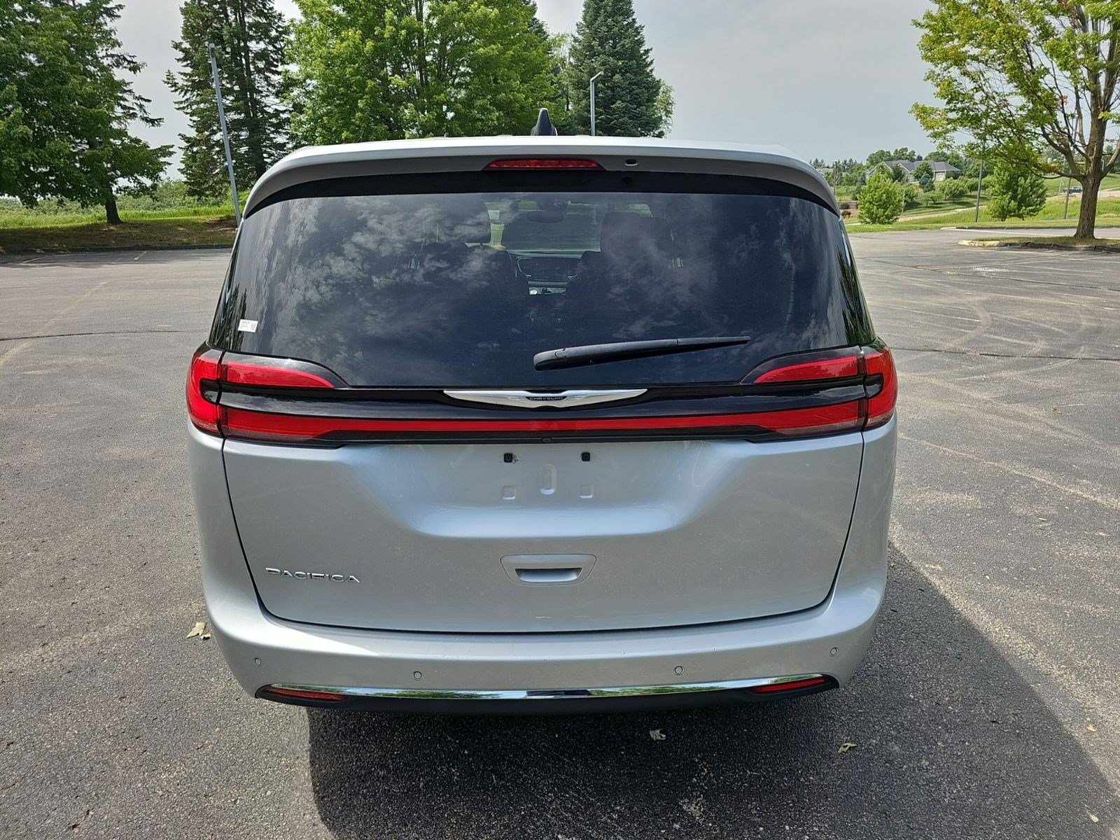 Certified Used 2023 Silver Mist Clearcoat Chrysler Touring L image 4