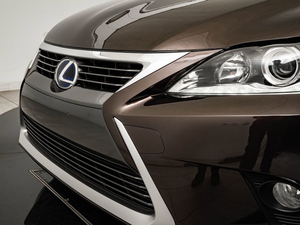 Used 2014 Pearl Lexus 200h image 3