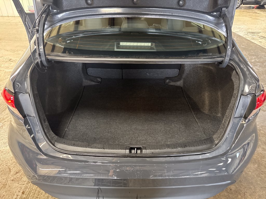 Certified Used 2025  Toyota LE image 27
