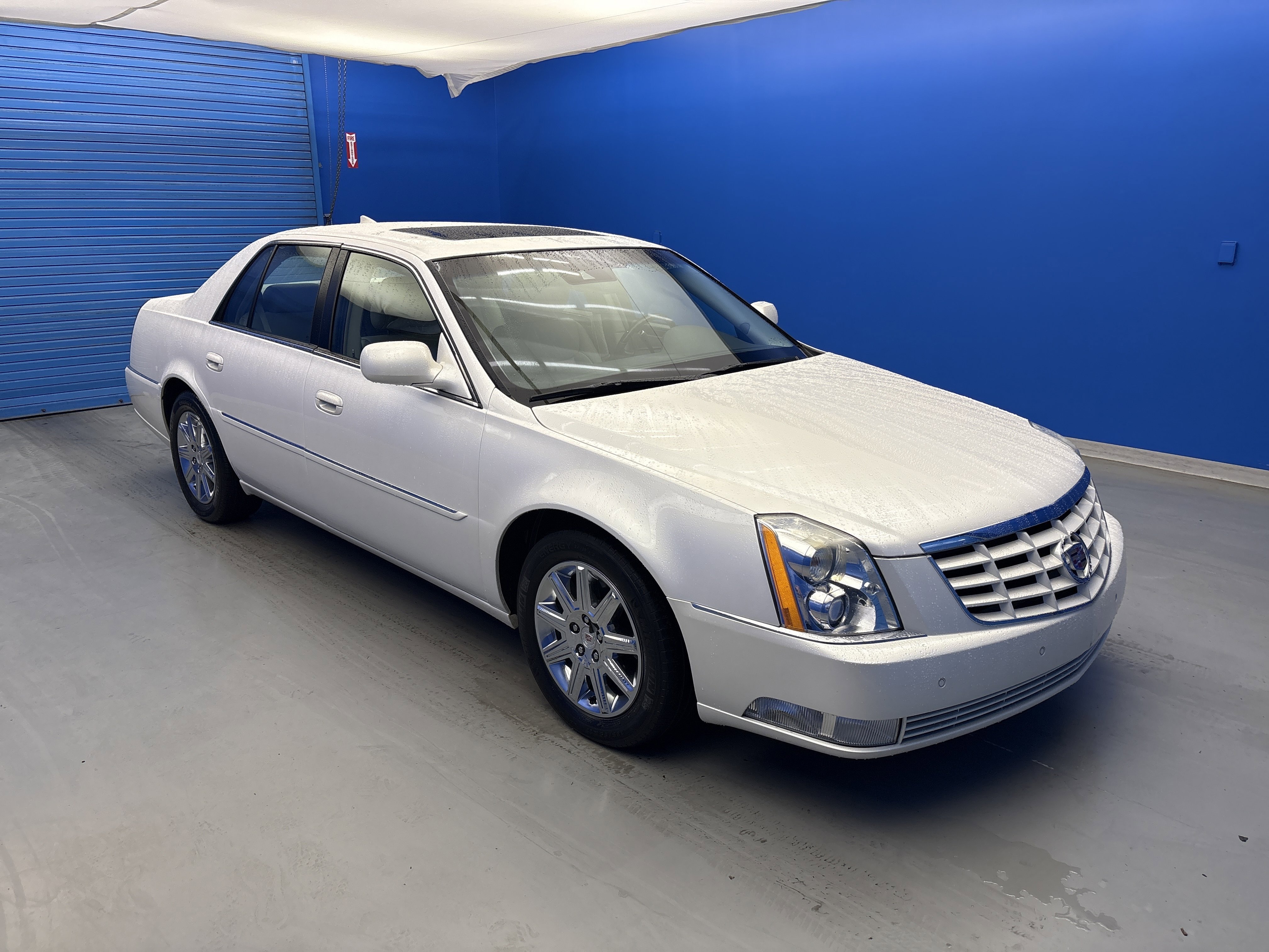 2010 Cadillac DTS Premium Collection's photo