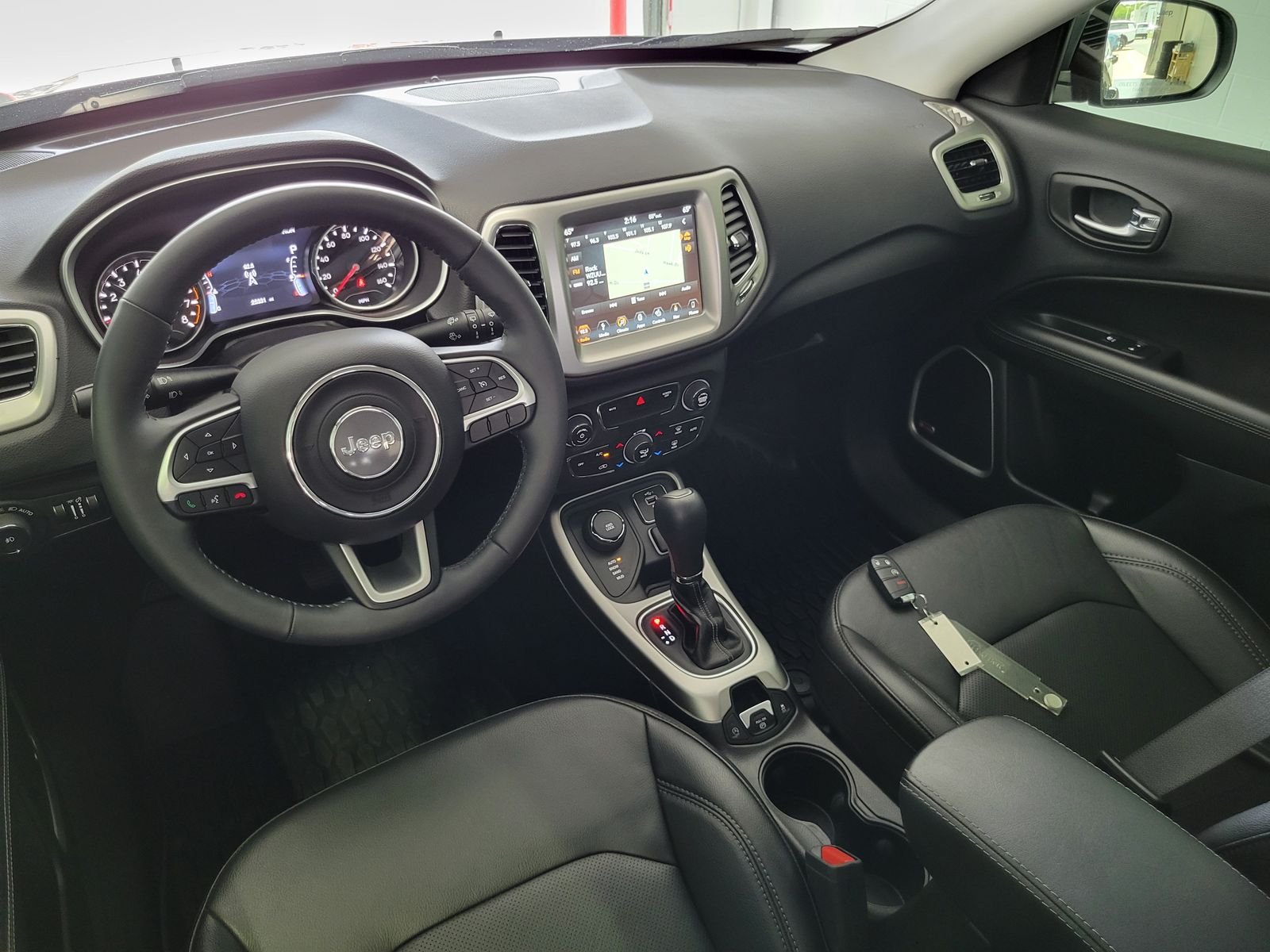 Used 2019 Silver Jeep Limited image 28