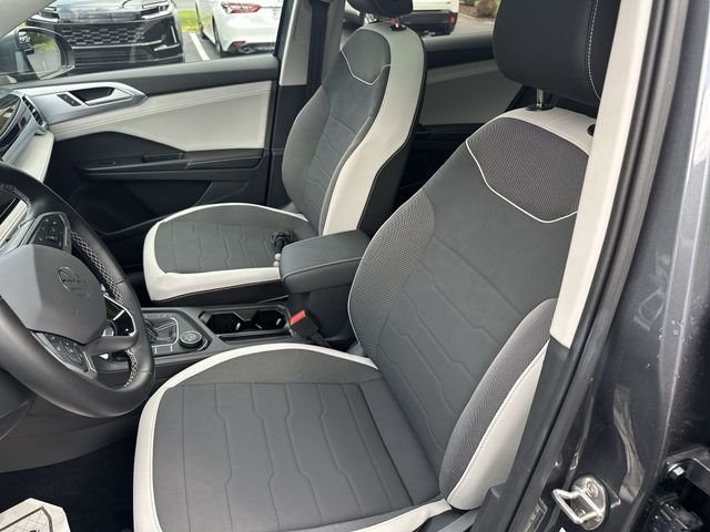 Used 2025 Gray Volkswagen 1.5T SE image 15