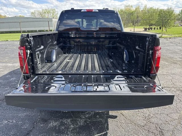 New 2026 Agate Black Metallic Ford XLT image 21