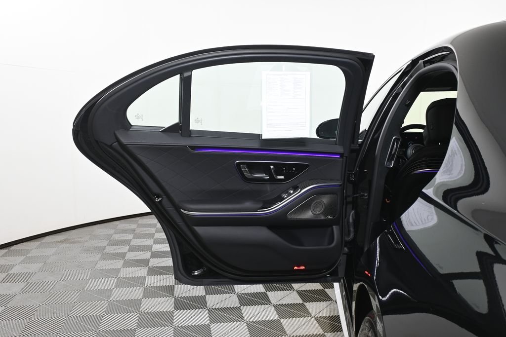 Certified Used 2025 Black Mercedes-Benz S 580 image 27