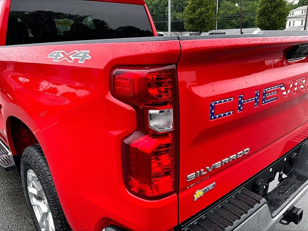 Used 2022 Red Chevrolet LT image 35