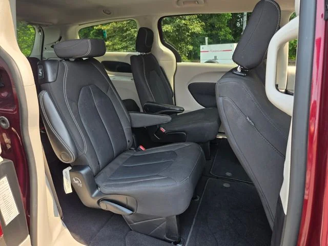Used 2023 Red Chrysler LX image 17