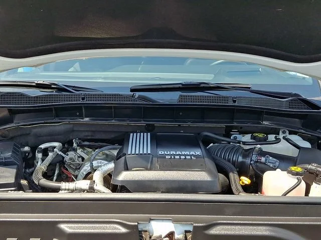 Used 2023 Summit White GMC AT4 image 32