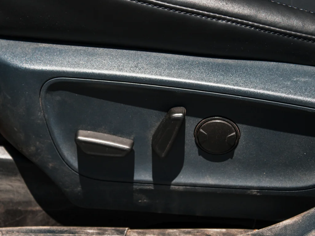 Used 2024 Gray Ford Lariat image 8