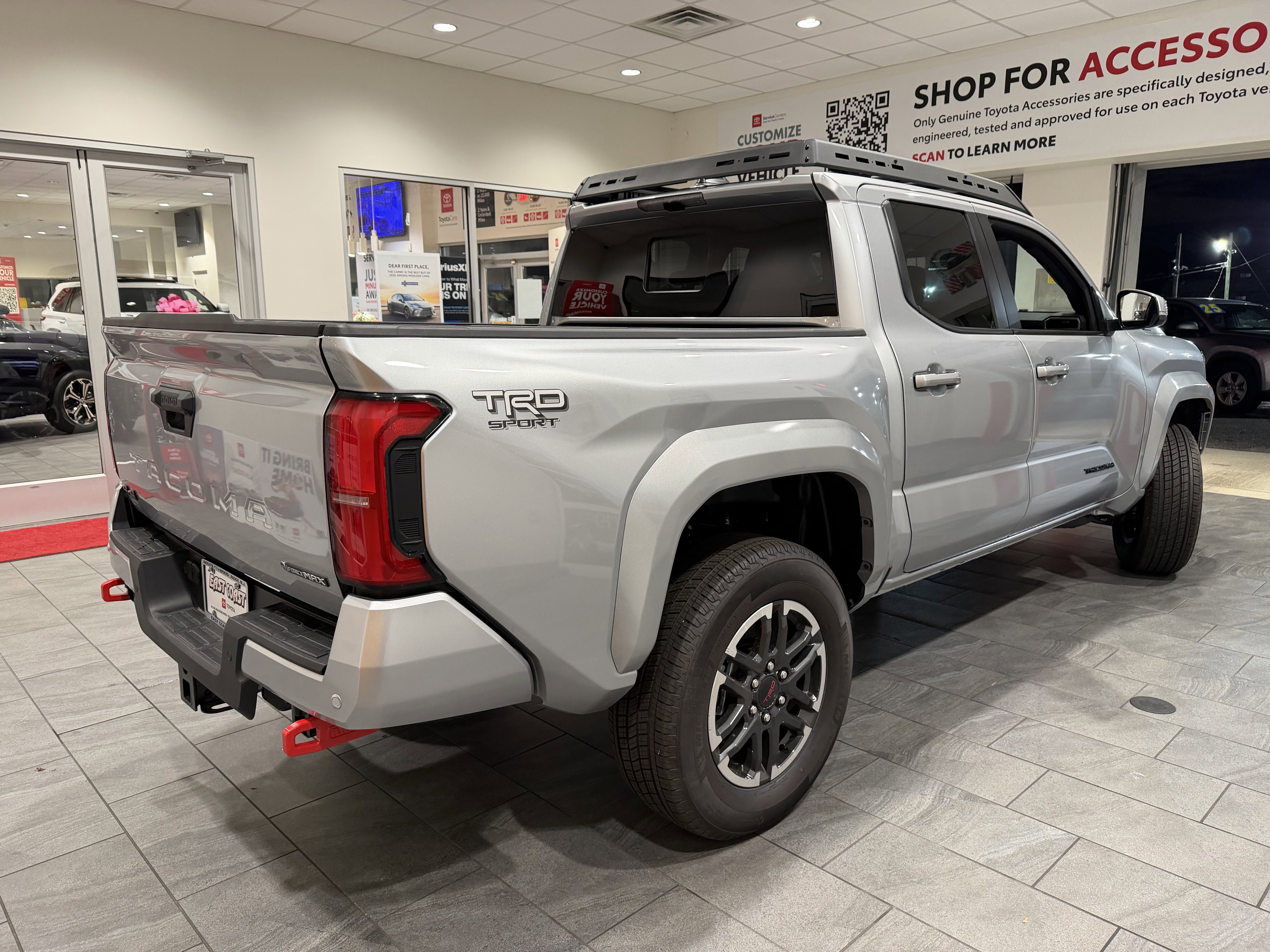 2025 Toyota Tacoma TRD Sport - Photo 6