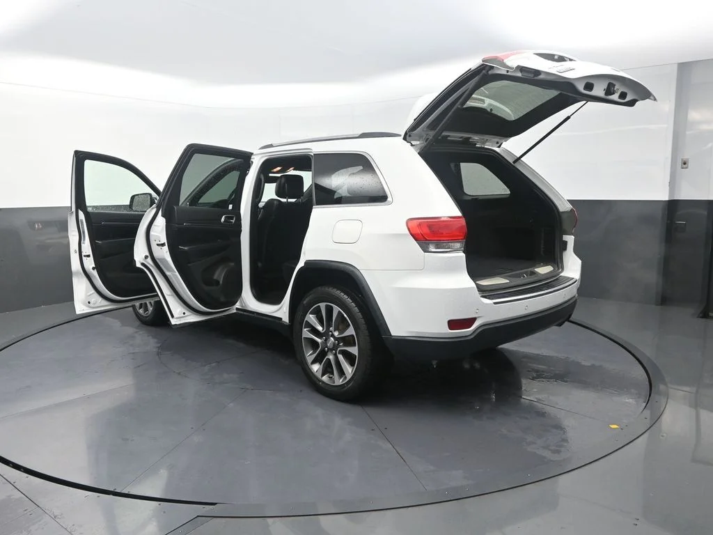 Used 2018 White Jeep Limited image 8