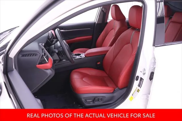Certified Used 2024 MID BLK/WIND CHILL Toyota  image 4
