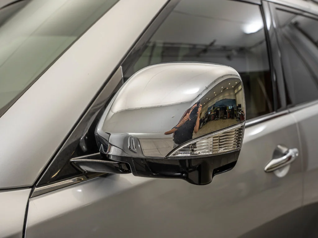Used 2020 Brilliant Silver Metallic Nissan SL image 15