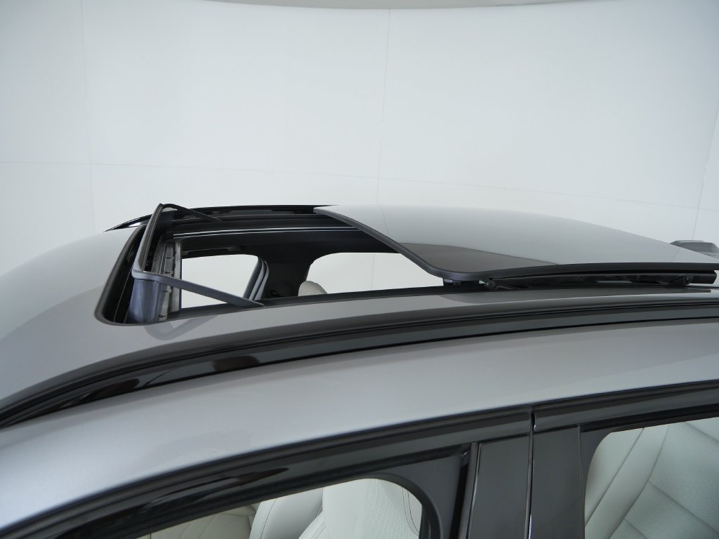 New 2027 Space Silver Metallic BMW xDrive28i image 18