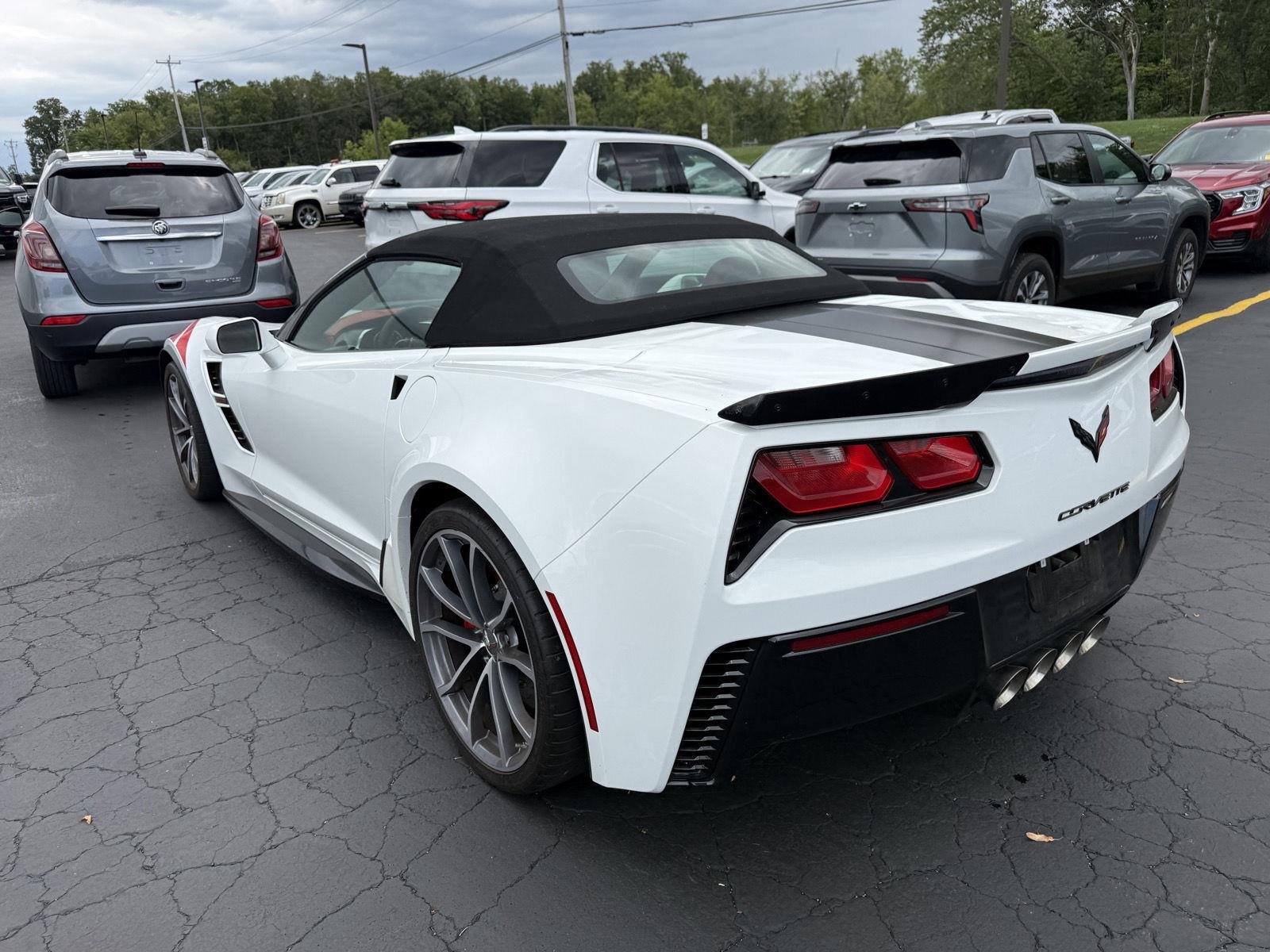 Used 2019 Arctic White Chevrolet Grand Sport 2LT image 5