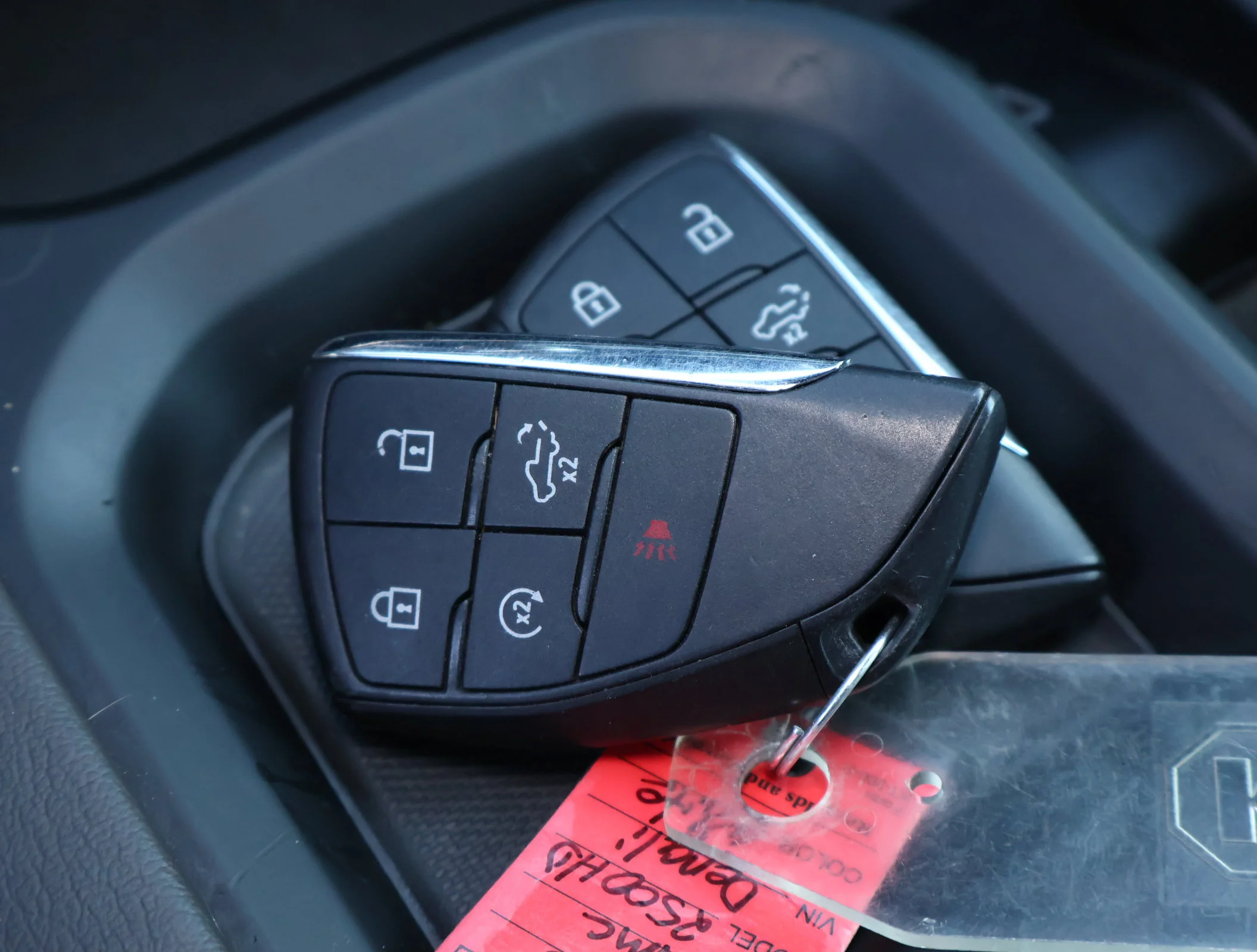 Used 2025 White Frost Tricoat GMC Denali image 32