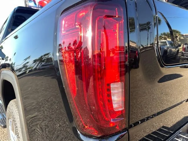 2026 GMC Sierra 1500 SLT - Photo 7