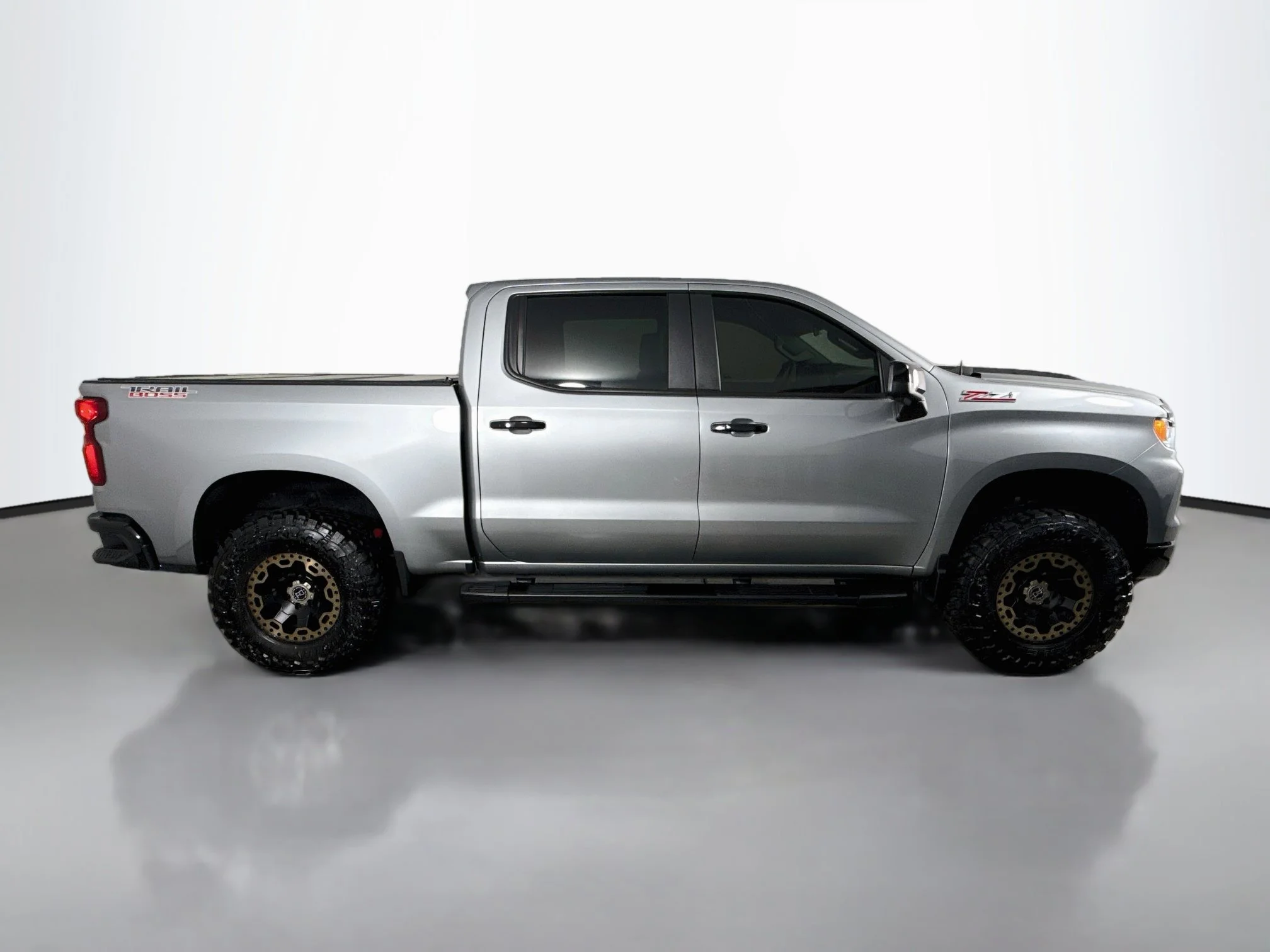 Used 2025 Sterling Gray Metallic Chevrolet LT Trail Boss image 8