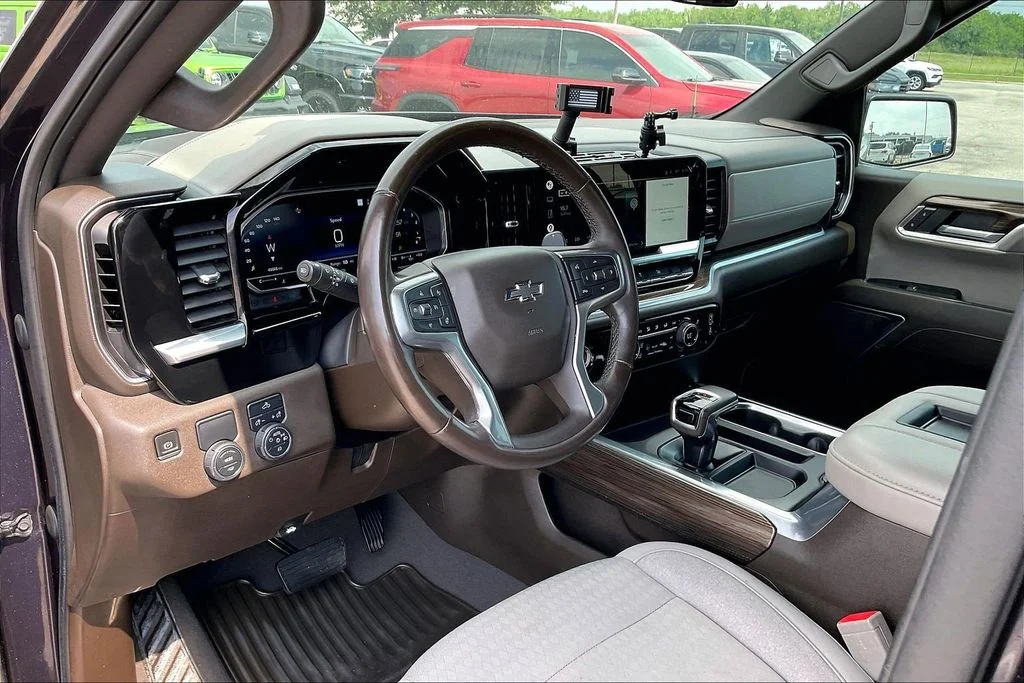 Used 2022 Gray Chevrolet RST image 14