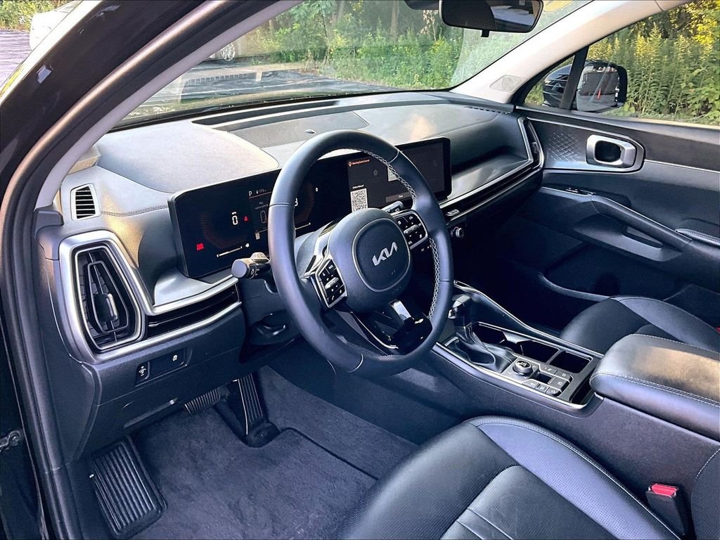 Used 2025 Black Kia S image 8