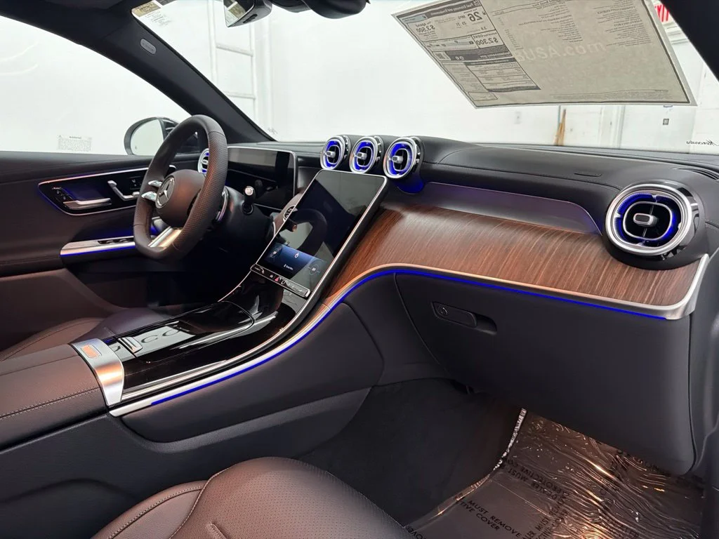 New 2027 White Mercedes-Benz GLC 300 Coupe image 29
