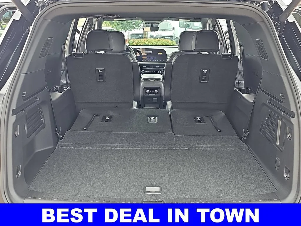 2026 Chevrolet Traverse LT - Photo 13