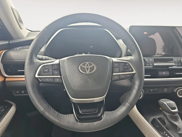 Used 2025 Beige Toyota Platinum image 10