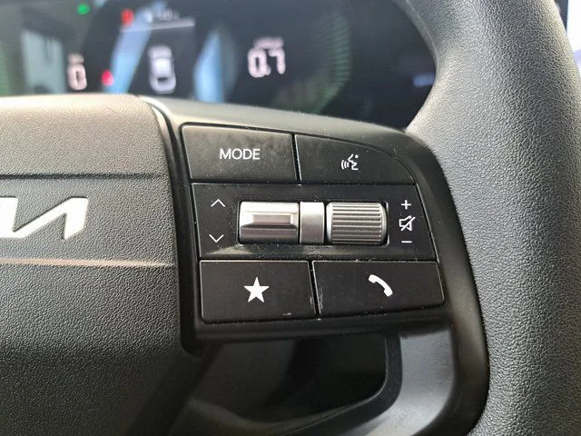 Used 2025 Black Kia LXS image 18