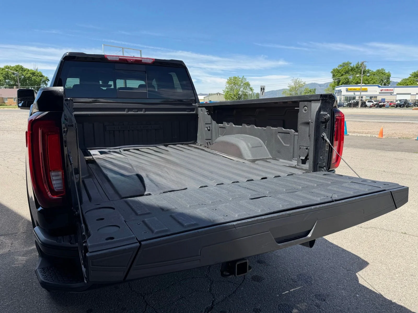 Used 2023 Black GMC Denali image 31