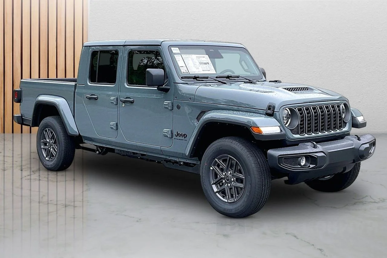 New 2026 Anvil Clear-Coat Exterior Paint Jeep Sport S image 2
