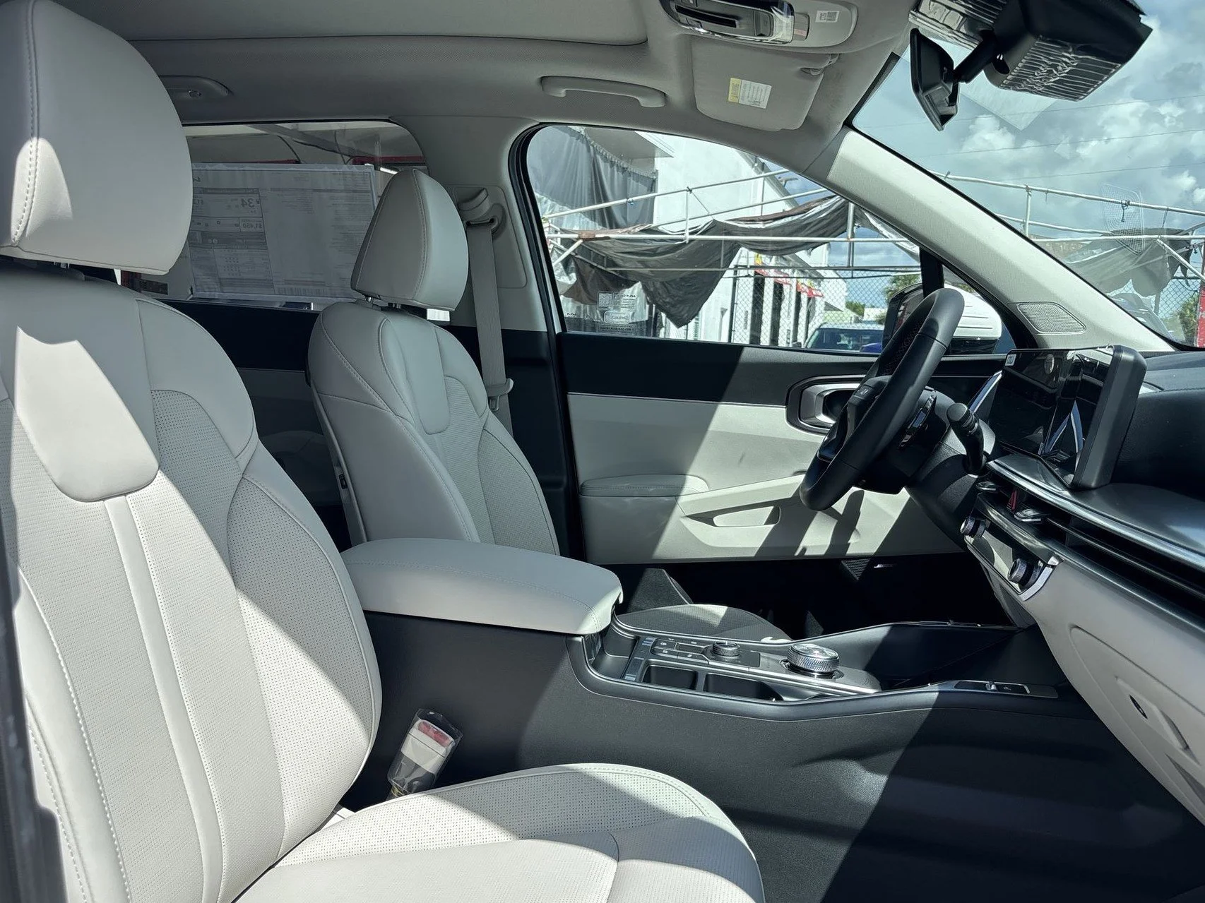 New 2026 Snow White Pearl Kia EX image 23
