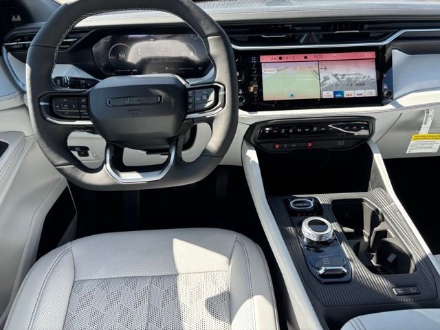 New 2026 Sting-Gray Clear-Coat Exterior Paint Jeep Laredo image 18