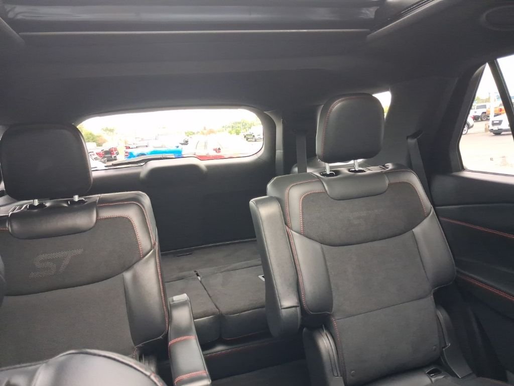 Used 2026 Carbonized Gray Ford ST image 12