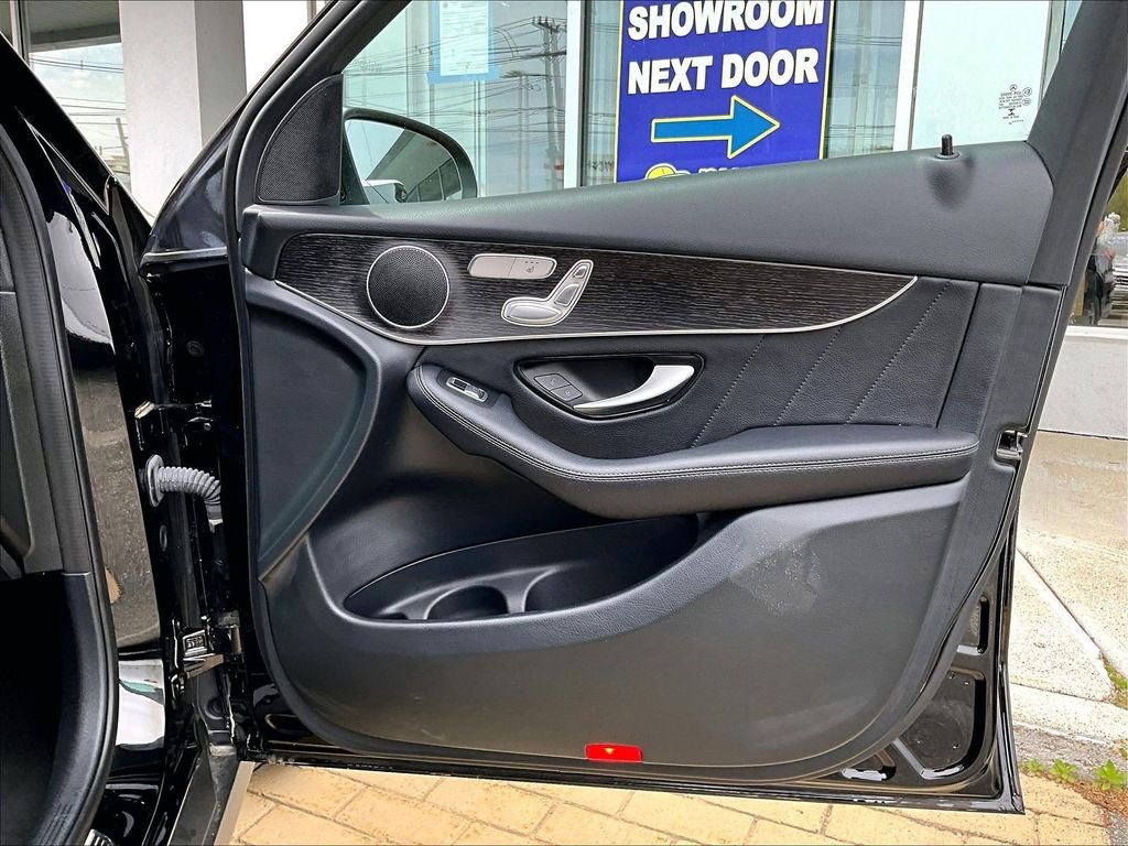 Used 2022 Black Mercedes-Benz GLC 300 image 12