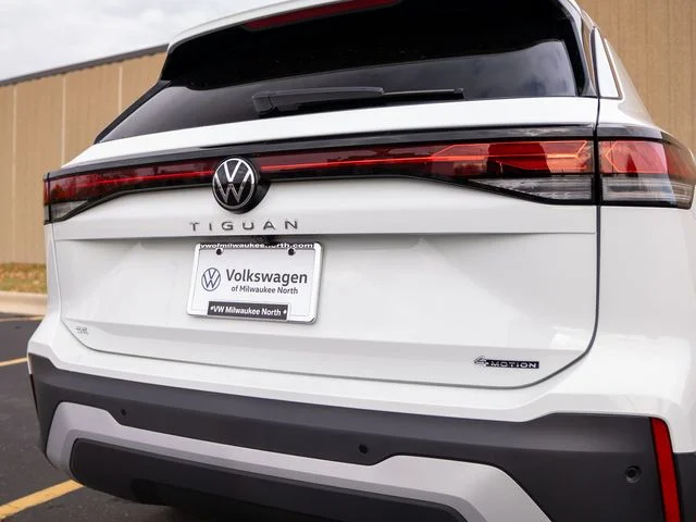 New 2026 White/off-white Volkswagen 2.0T SE image 9