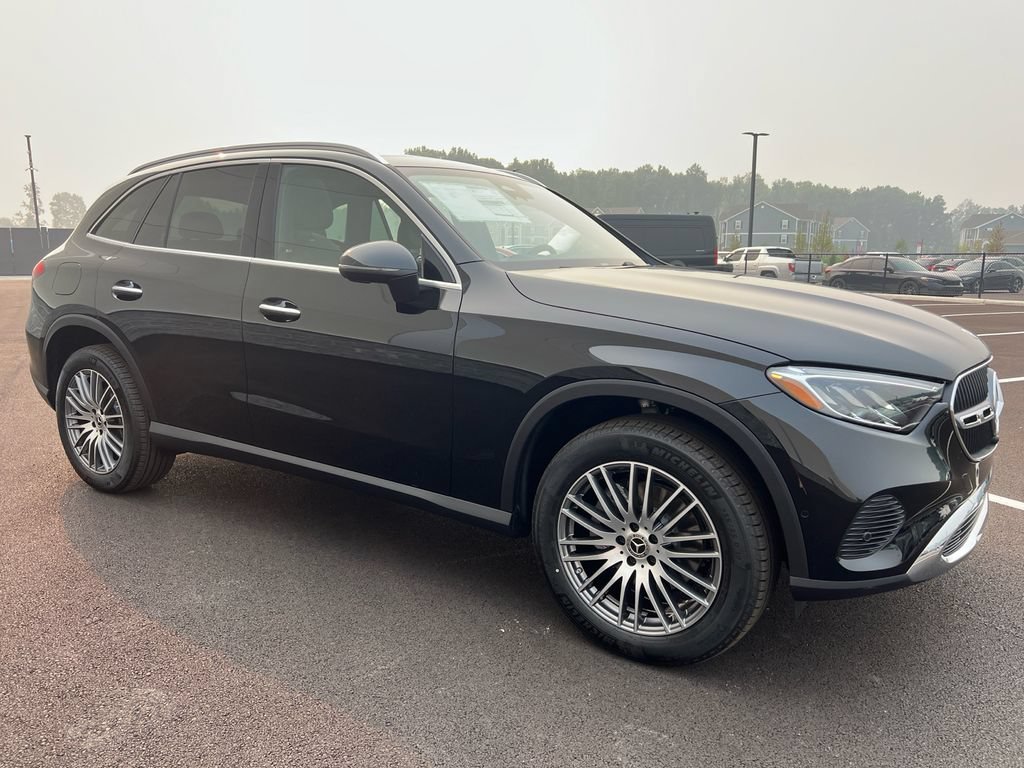 New 2026 Black Mercedes-Benz GLC 300 image 37