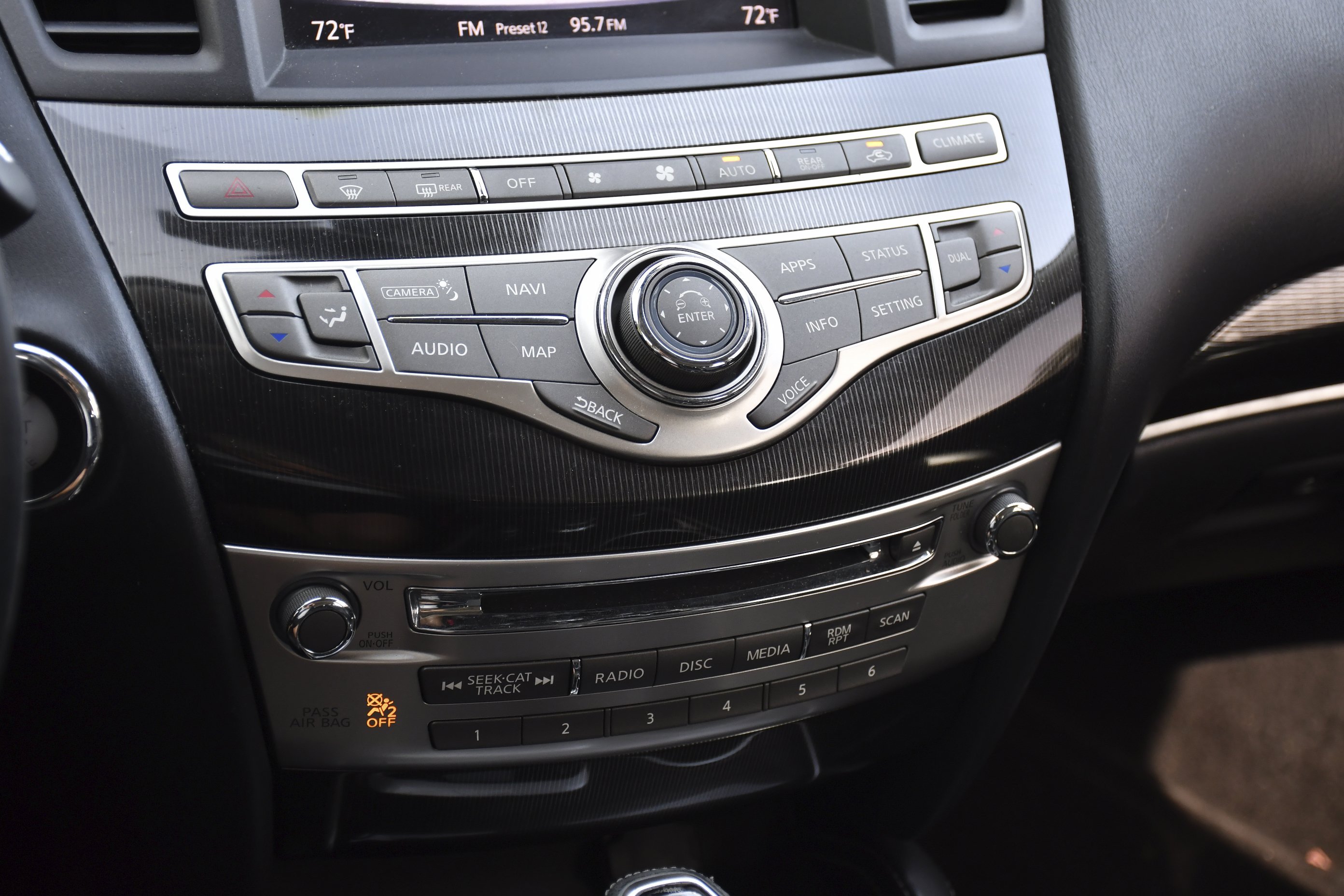 Used 2017 Liquid Platinum INFINITI Base image 18