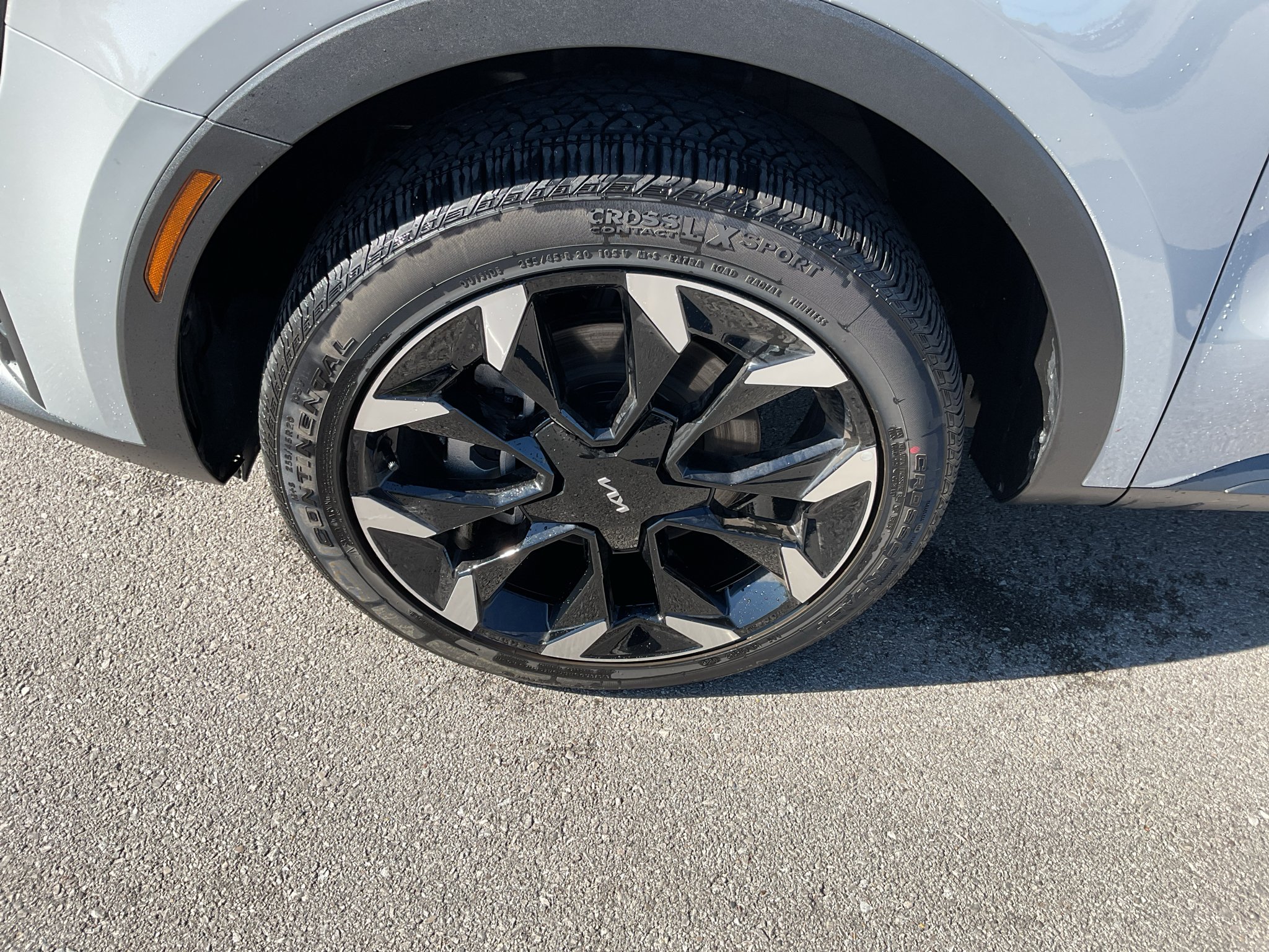 Used 2026 Wolf Gray Kia EX image 5
