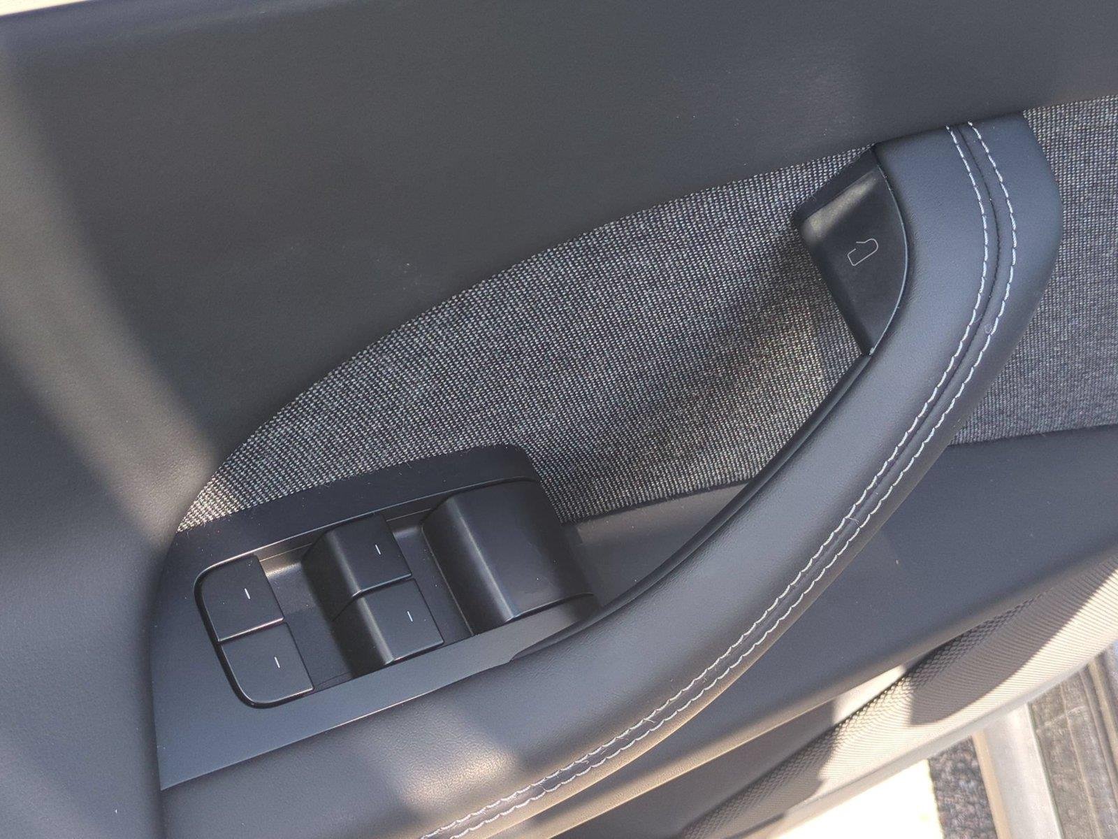 Used 2024  Tesla  image 15